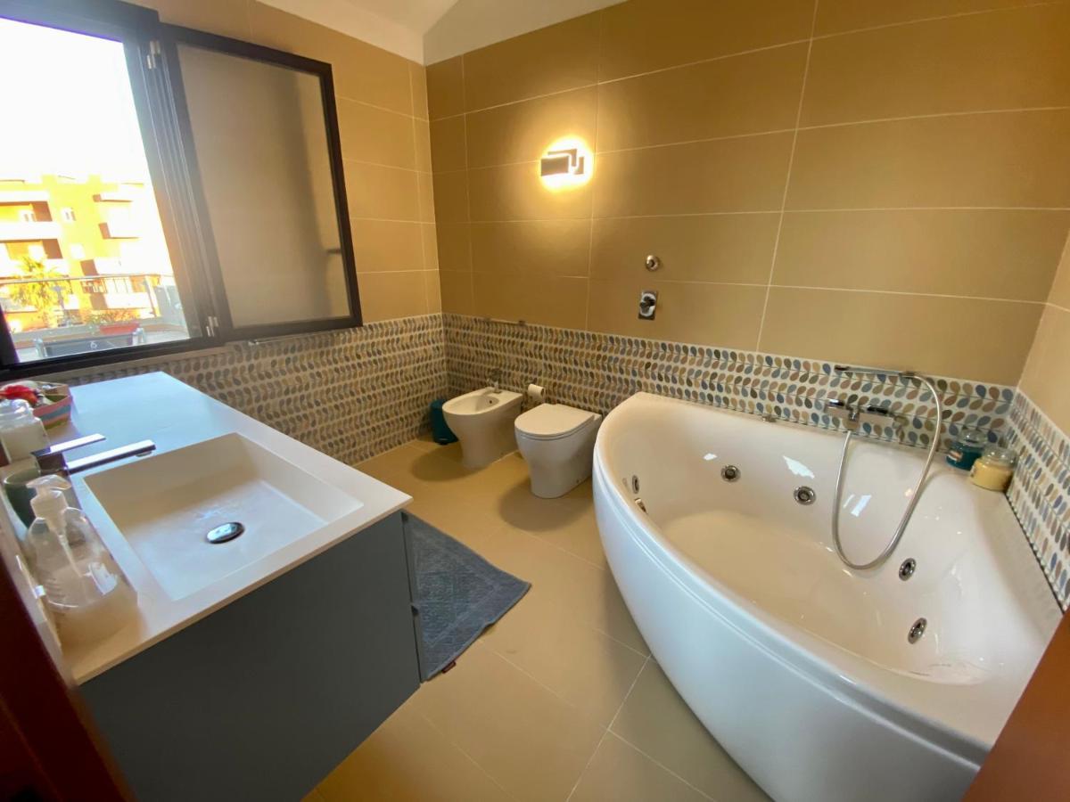 マルサラPenthouse Le Isoleアパートメント エクステリア 写真